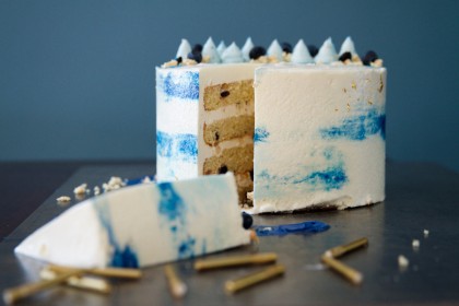 Blueberry Milk Crumble Cake