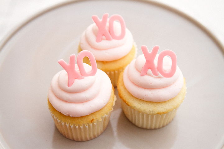XO Cupcakes ~ Sweet Little Messengers, So Easy to Make