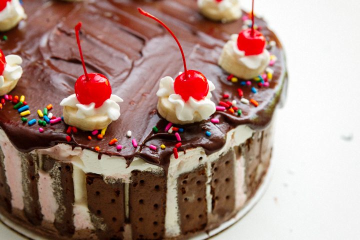 banana split ice cream sandwich cake