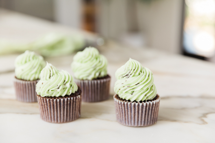 mint chocolate chip cupcakes